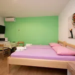 Gostinjska kuća Studios Lavender 3*