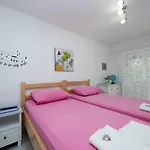 Gostinjska kuća Studios Lavender 3*