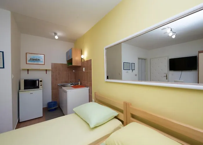 Lavender Pensionat 3*